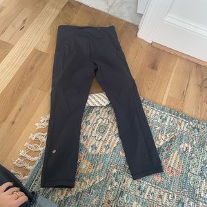 Lululemon cropped navy leggings